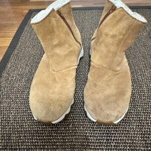 Sorel Tan Boots with Plush Lining